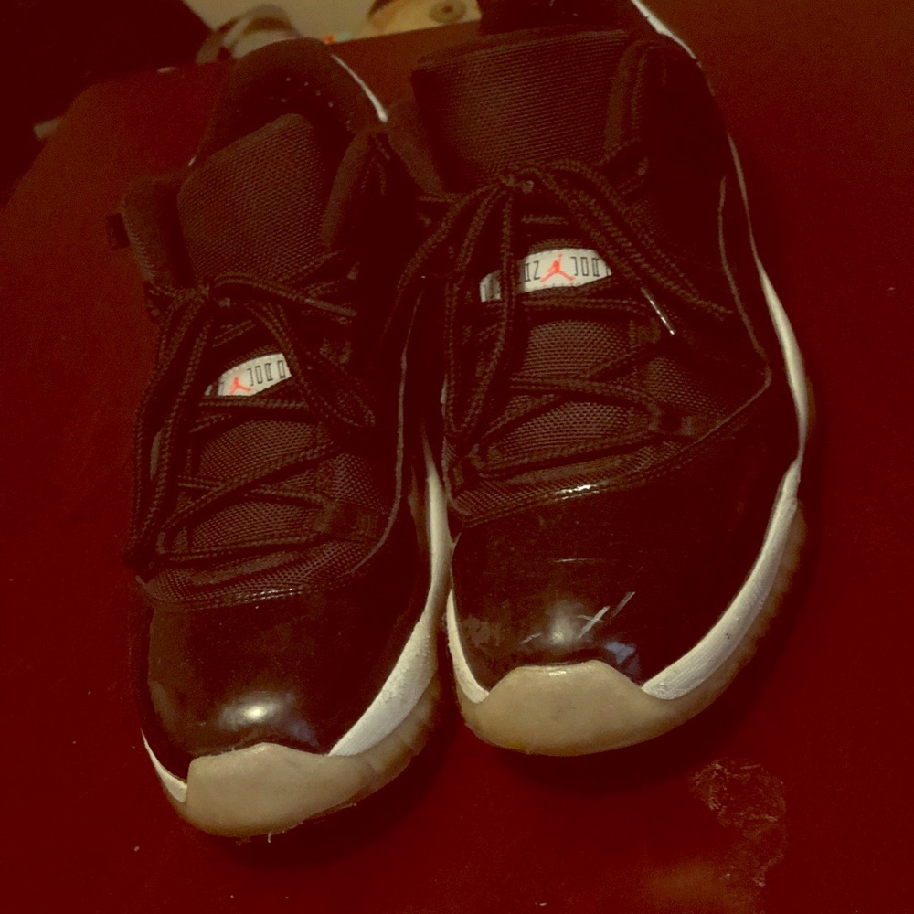 Jordan Low 11’s